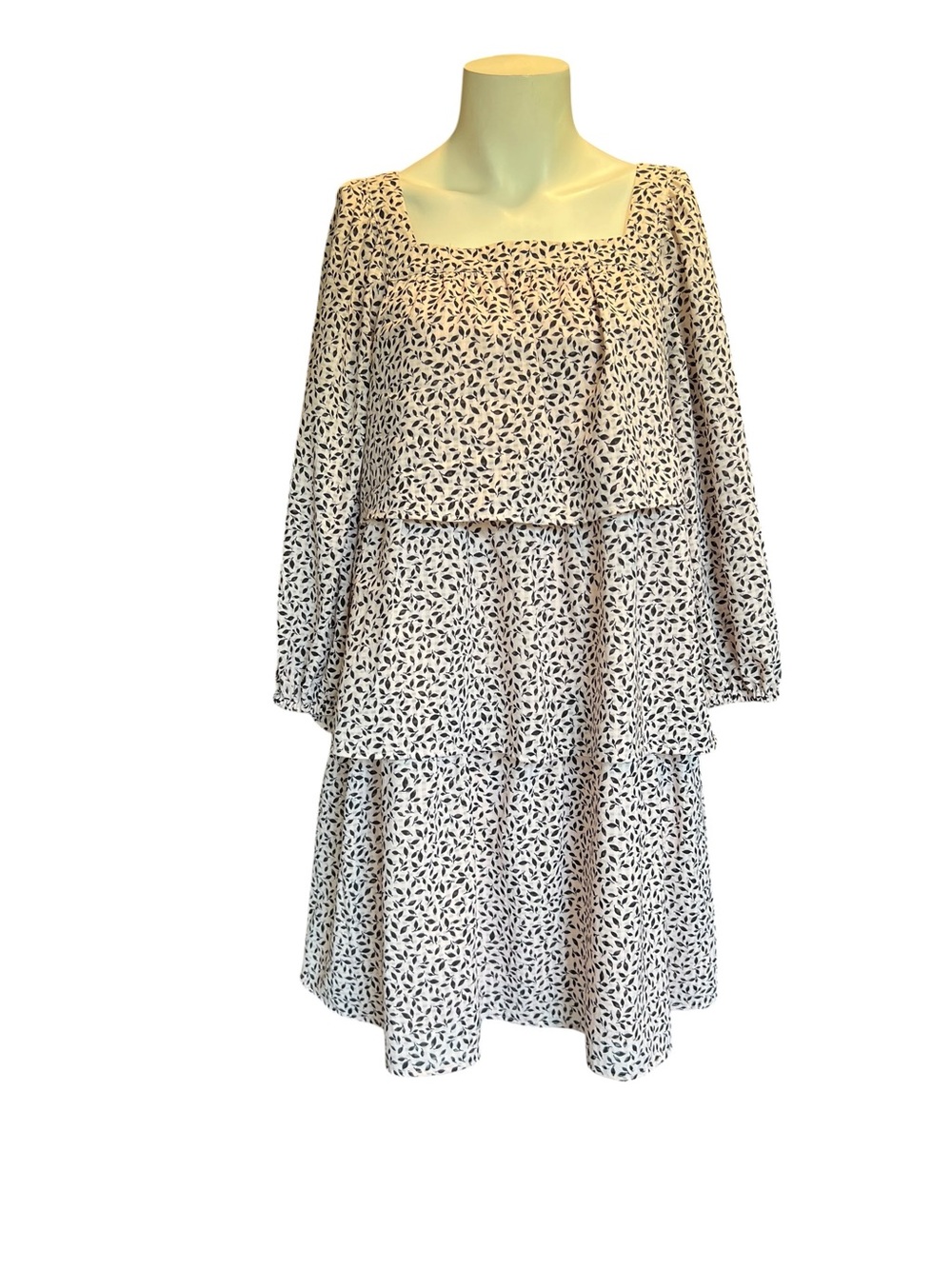 Who What Wear White Tiered Long-Sleeve Dress with Black Leaf Print